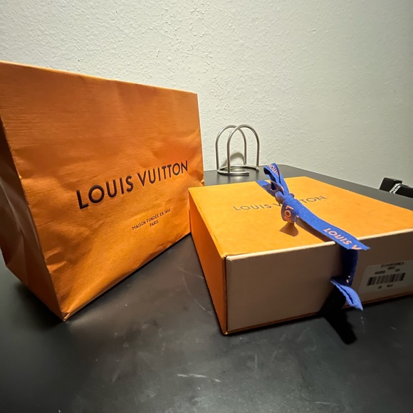 Louis Vuitton 40 mm, 90EU Or 34US, Reversible Belt - Picture 3 of 3